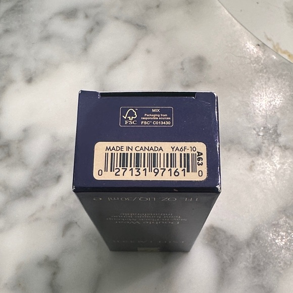 Estee Lauder Double Wear Foundation - Picture 8 of 8